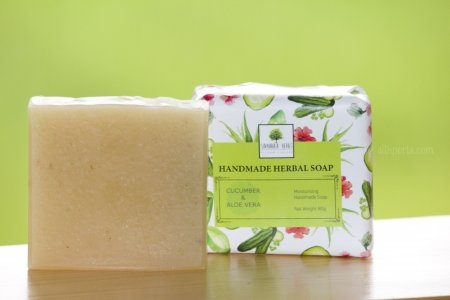 Cucumber & Aloe Vera Moisturizing Herbal Soap