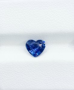 1.06 carat Blue Sapphire