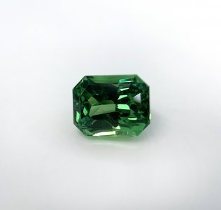 Vivid Green Natural Tsavorire 1.03 crt