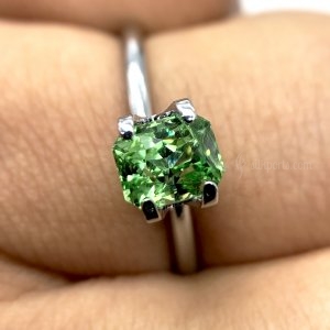 Vivid Green Natural Tsavorire 1.07 crt