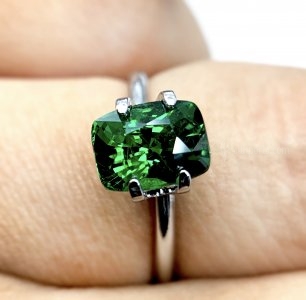 Vivid Green Natural Tsavorire 1.61 crt