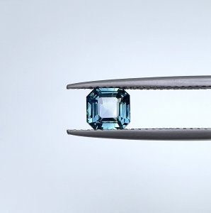 1.04 carat Teal Sapphire