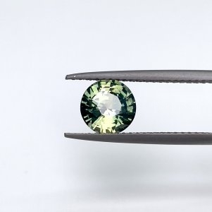 1.68 carat Party Sapphire