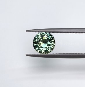1.72 carat Parti/ green Sapphire