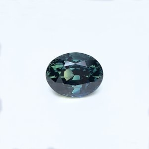 4.70 carat Teal party Sapphire is well cut to bring out the best colour and luster
