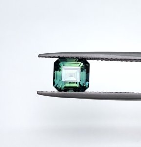 This 2.20 carat Teal/ Parti Sapphire is well cut to bring out the best colour and luster, and has a perfect colour blend.