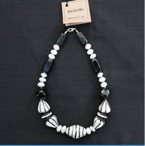 Necklace Warrior Black and White / Hand made